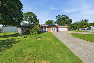 Beautiful brick home on a quiet corner lot, conveniently located - photo 2