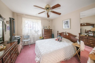 Charming and spacious one-bedroom co-op with great natural light - photo 4