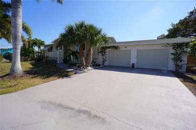 Discover this charming waterfront home located in the heart of - photo 10