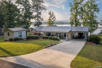 Dream lake home on Lake Neely Henry. This open concept three - photo 1