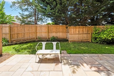 Beautifully Updated 2 Bedroom/1 Bath Condo In The Rarely - photo 14