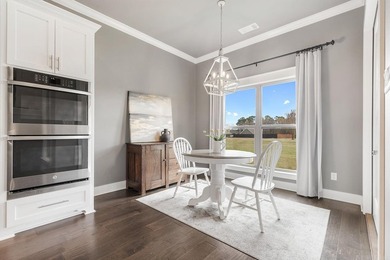 Beautifully maintained home on acrerage!! 4 bedrooms, huge bonus - photo 6