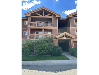 The most extensively updated condo in River Park. This - photo 19