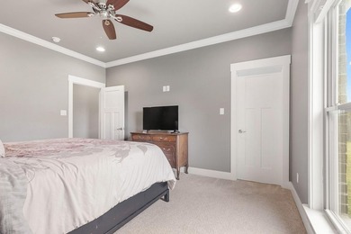 Beautifully maintained home on acrerage!! 4 bedrooms, huge bonus - photo 9