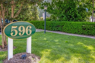 Beautifully Updated 2 Bedroom/1 Bath Condo In The Rarely - photo 19