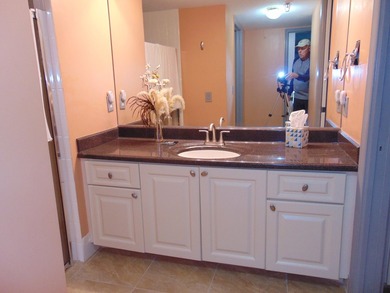FIRST FLOOR. MOVE IN READY. COVERED PARKING. IMMACULATE JUMBO - photo 19
