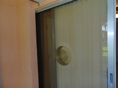 FIRST FLOOR. MOVE IN READY. COVERED PARKING. IMMACULATE JUMBO - photo 31