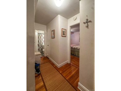 Welcome to this spacious and well-maintained 1-bedroom, 1-bath - photo 7