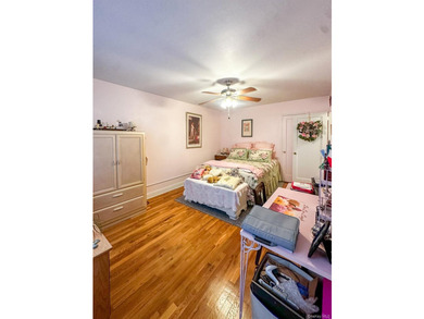 Welcome to this spacious and well-maintained 1-bedroom, 1-bath - photo 9
