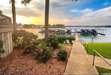Must see this updated condo in the highly coveted Southshore - photo 4