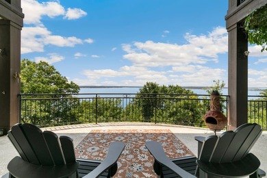 LOCATION, LOCATION, LOCATION. Lake living on one of the most - photo 6