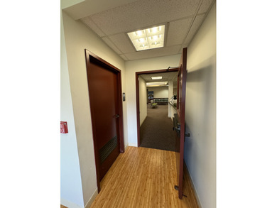 Medical building with elevator, ADA accessible, reception area - photo 5