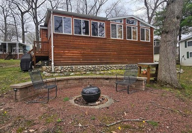 Lauderdale Lakes Condo For Sale in Elkhorn Wisconsin