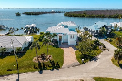 PRICE REDUCED ON THIS RARE SAN CARLOS BAY ESTATE - OPEN WATER - photo 1
