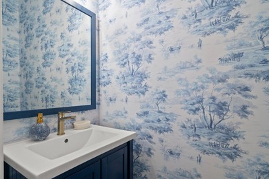 Welcome to your GORGEOUS coastal beach retreat! This elegant - photo 12