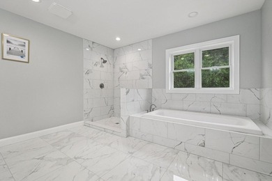 Welcome to a stunning new construction contemporary colonial - photo 12
