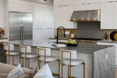 Penthouse Villa ready to move in to today overlooking Paseo with