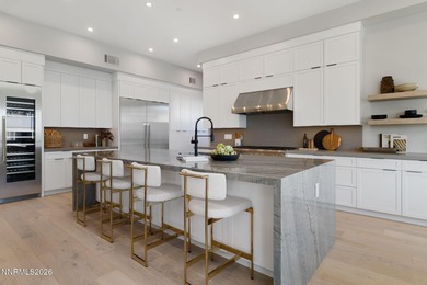 Penthouse Villa ready to move in to today overlooking Paseo with