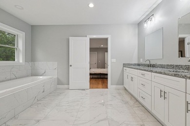 Welcome to a stunning new construction contemporary colonial - photo 18