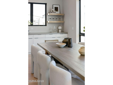 Penthouse Villa ready to move in to today overlooking Paseo with