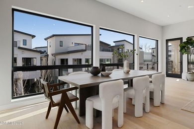 Penthouse Villa ready to move in to today overlooking Paseo with