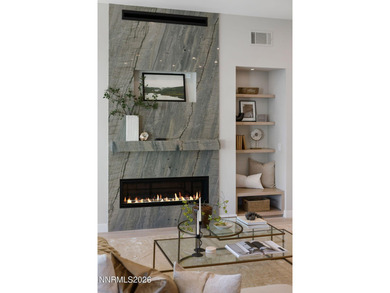 Penthouse Villa ready to move in to today overlooking Paseo with