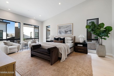 Penthouse Villa ready to move in to today overlooking Paseo with