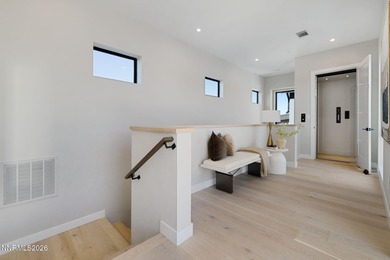 Penthouse Villa ready to move in to today overlooking Paseo with