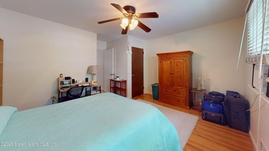 Cozy three-bedroom, semi-attached home in Old Town, Staten - photo 13