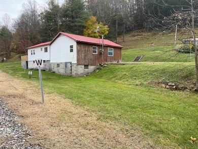 Here is the perfect opportunity to own your very own home or - photo 23