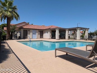 Beautiful townhome in the sought after neighborhood of The - photo 27