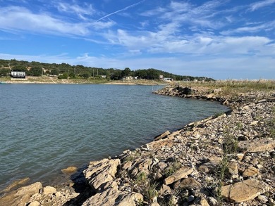 Looking for lakefront property? This beautiful 0.90-acre - photo 4