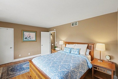 Just step out from this townhouse onto the East River Parkway - photo 13