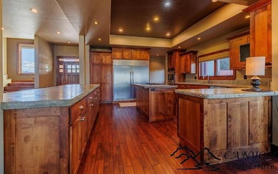 Experience luxury golf course living with warm modern finishes - photo 16