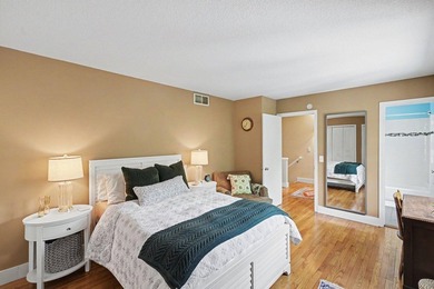 Just step out from this townhouse onto the East River Parkway - photo 16