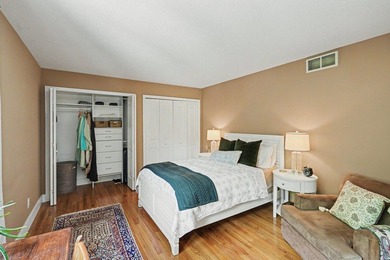 Just step out from this townhouse onto the East River Parkway - photo 17
