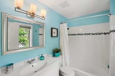 Just step out from this townhouse onto the East River Parkway - photo 18