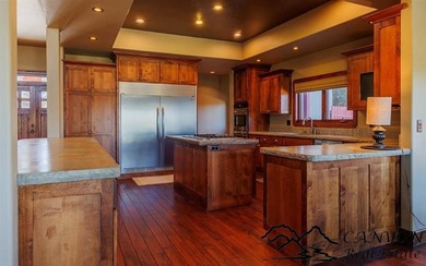 Experience luxury golf course living with warm modern finishes - photo 19