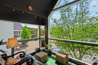 Just step out from this townhouse onto the East River Parkway - photo 19