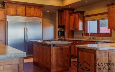 Experience luxury golf course living with warm modern finishes - photo 20