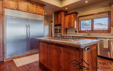 Experience luxury golf course living with warm modern finishes - photo 21