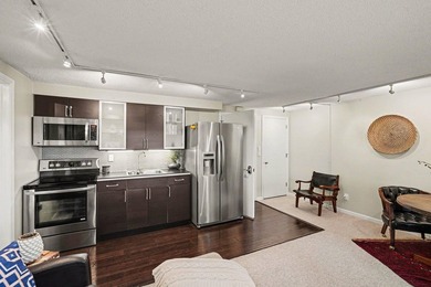 Just step out from this townhouse onto the East River Parkway - photo 24