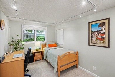 Just step out from this townhouse onto the East River Parkway - photo 25