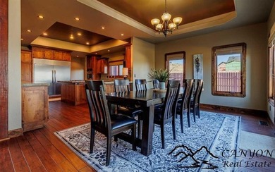 Experience luxury golf course living with warm modern finishes - photo 27