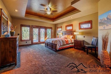 Experience luxury golf course living with warm modern finishes - photo 33