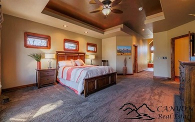 Experience luxury golf course living with warm modern finishes - photo 36