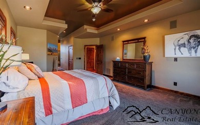 Experience luxury golf course living with warm modern finishes - photo 37
