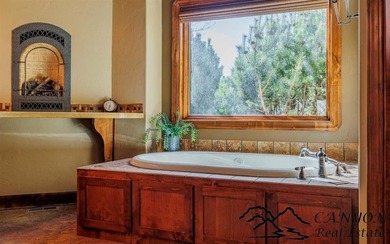 Experience luxury golf course living with warm modern finishes - photo 44