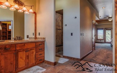 Experience luxury golf course living with warm modern finishes - photo 48