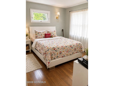 Recently renovated 4 bedroom home in Wanamassa. Hardwood floors - photo 10
